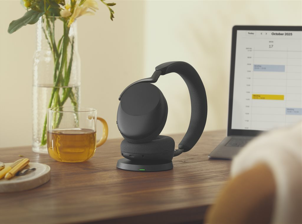 fit_s_1024_0_68kBPAOS6mrzxxexOINJ_Jabra_Evolve3_85_UC_Home_Office_Charging_Medium